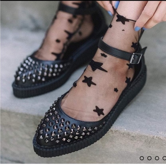 T.U.K. Pointed Studded Sandals Sz 6 - Picture 2 of 9